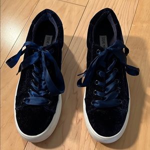 Steven madden blue velvet sneakers